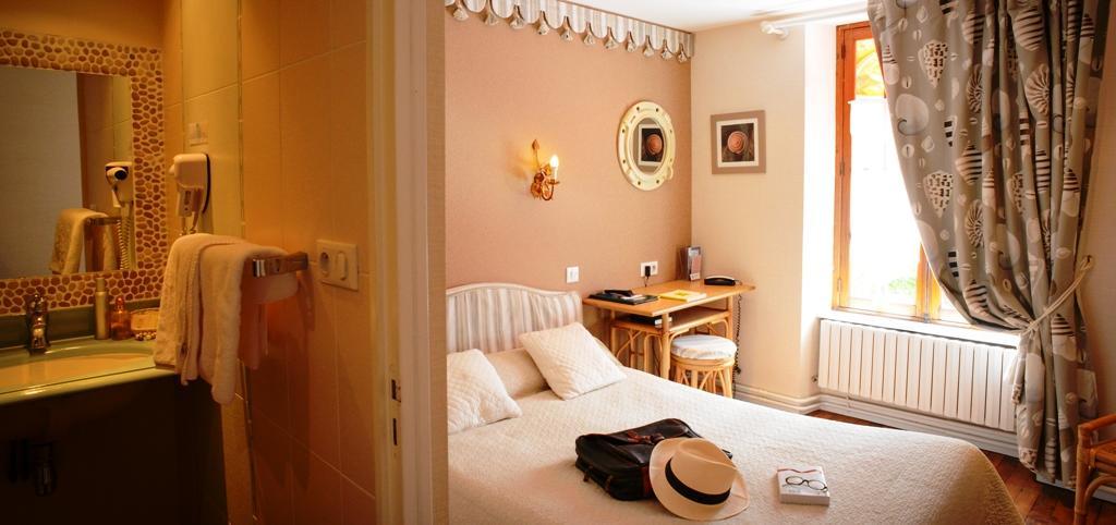 Logis Hotel Les Fuchsias Saint-Vaast-la-Hougue Luaran gambar