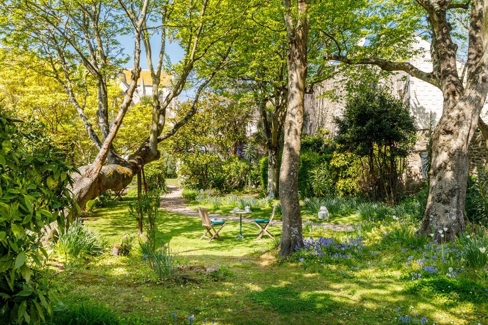 Logis Hotel Les Fuchsias Saint-Vaast-la-Hougue Luaran gambar
